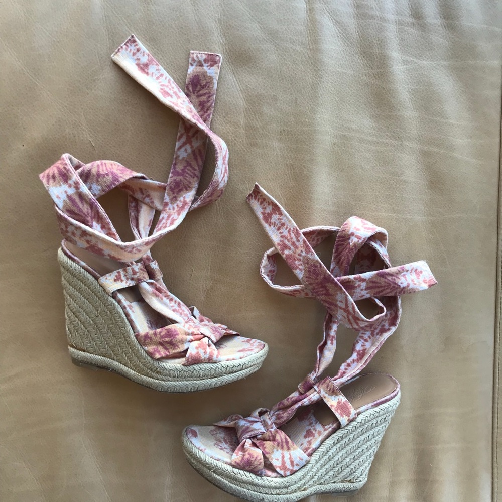 Theodora & Callum X Stuart Weitzman Wedges
